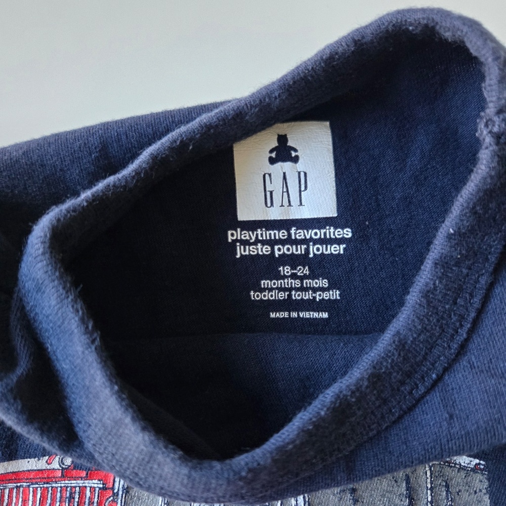 GAP & Tommy Hilfiger T-shirts 2-pack play shirts - Picture 10 of 13